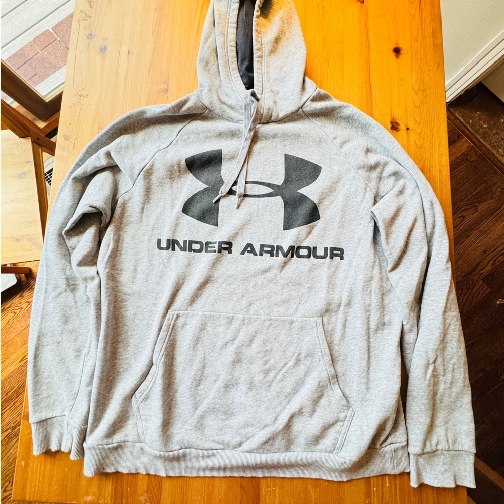 Under armour gray pullover men’s hoodie size large